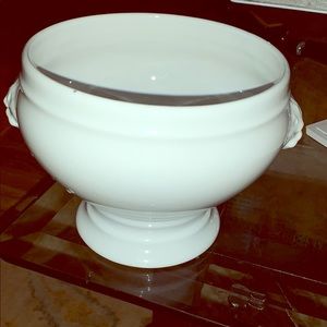 Revoli porcelain lion head soup bowl